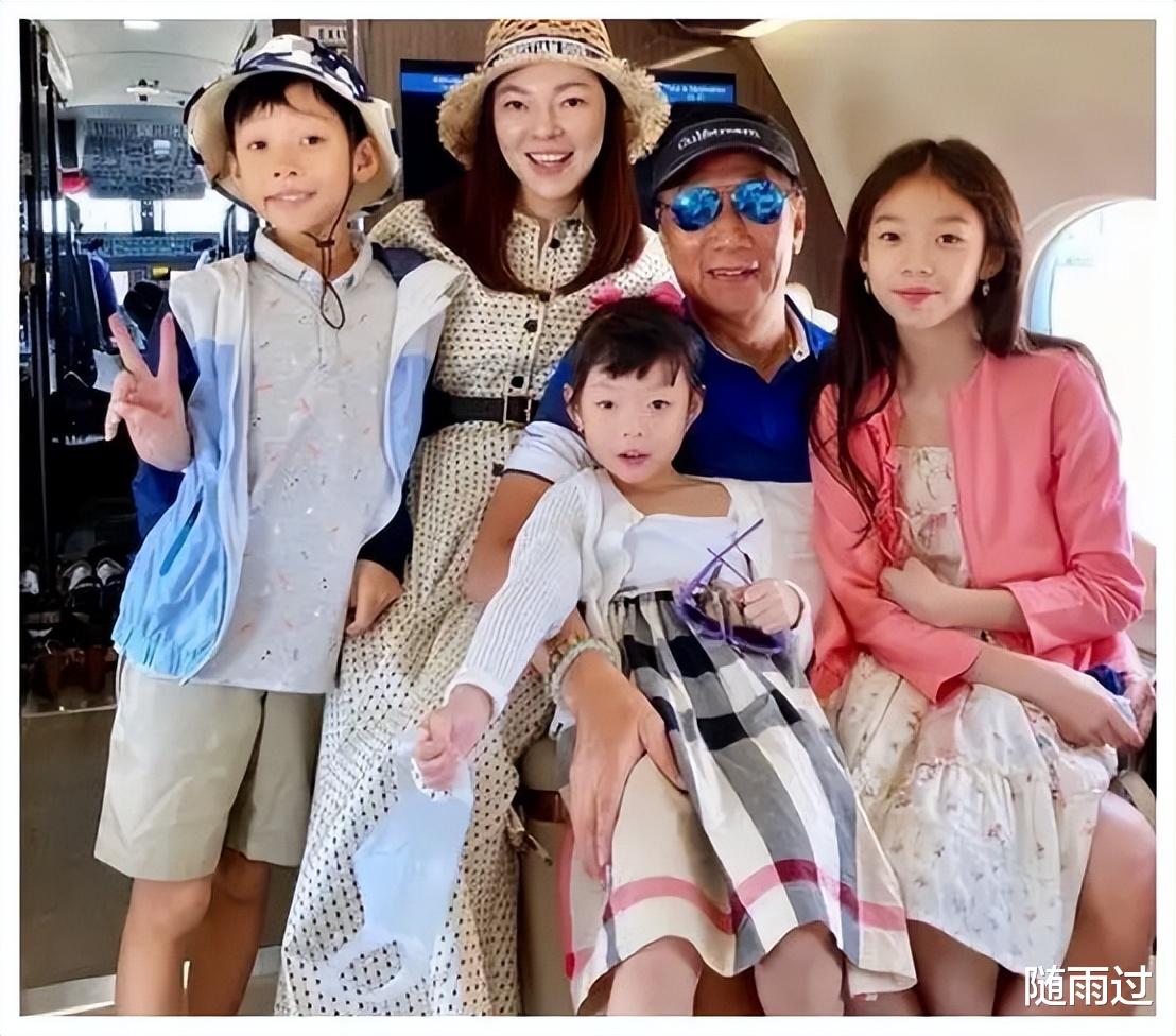 安崎|34岁成富士康老板娘，6年生3胎稳当百亿豪门阔太，曾馨莹凭什么？