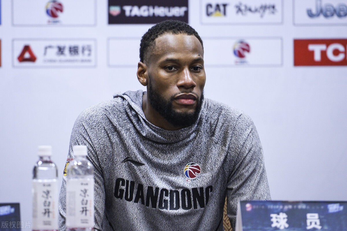 索尼·威姆斯|韓德君鼻梁骨折，賽后遼籃球迷徹底激怒威姆斯，籃協(xié)該動手了