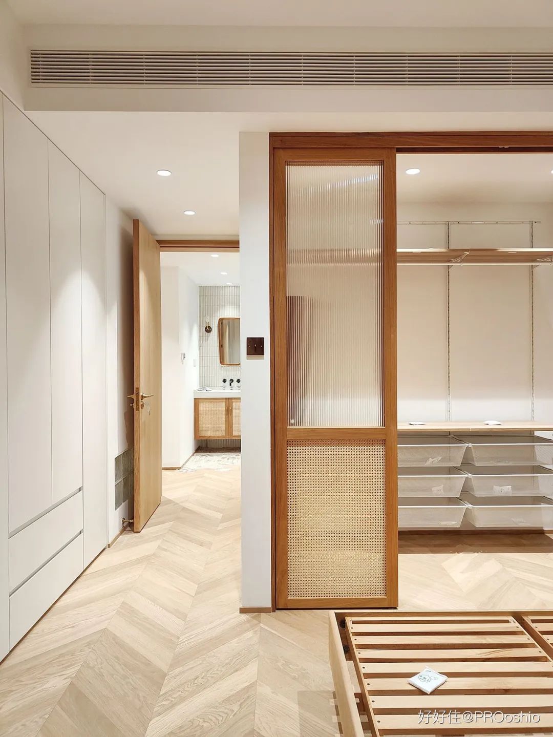 从卧室隔出2㎡衣帽间，2千块实现超强收纳+超高颜值