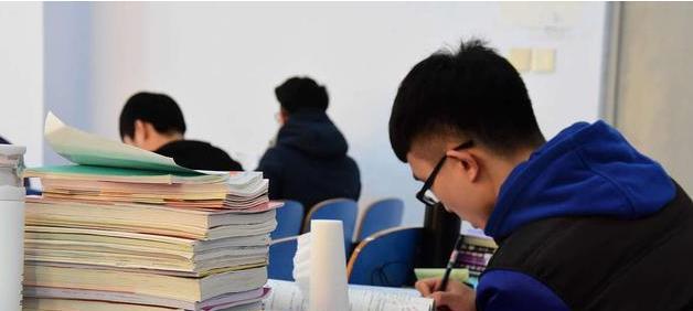 女孩|90后女孩担任“副县长”,学历一般不算出众,经历却让人感到佩服