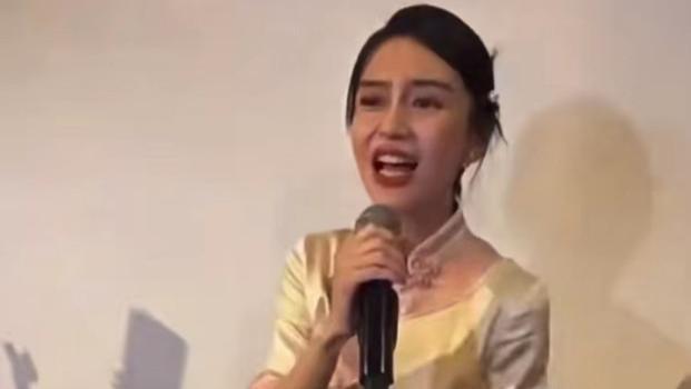 聚会|baby私下聚会视频曝光！打扮娇艳小腹微凸，唱歌跑调自嘲难听