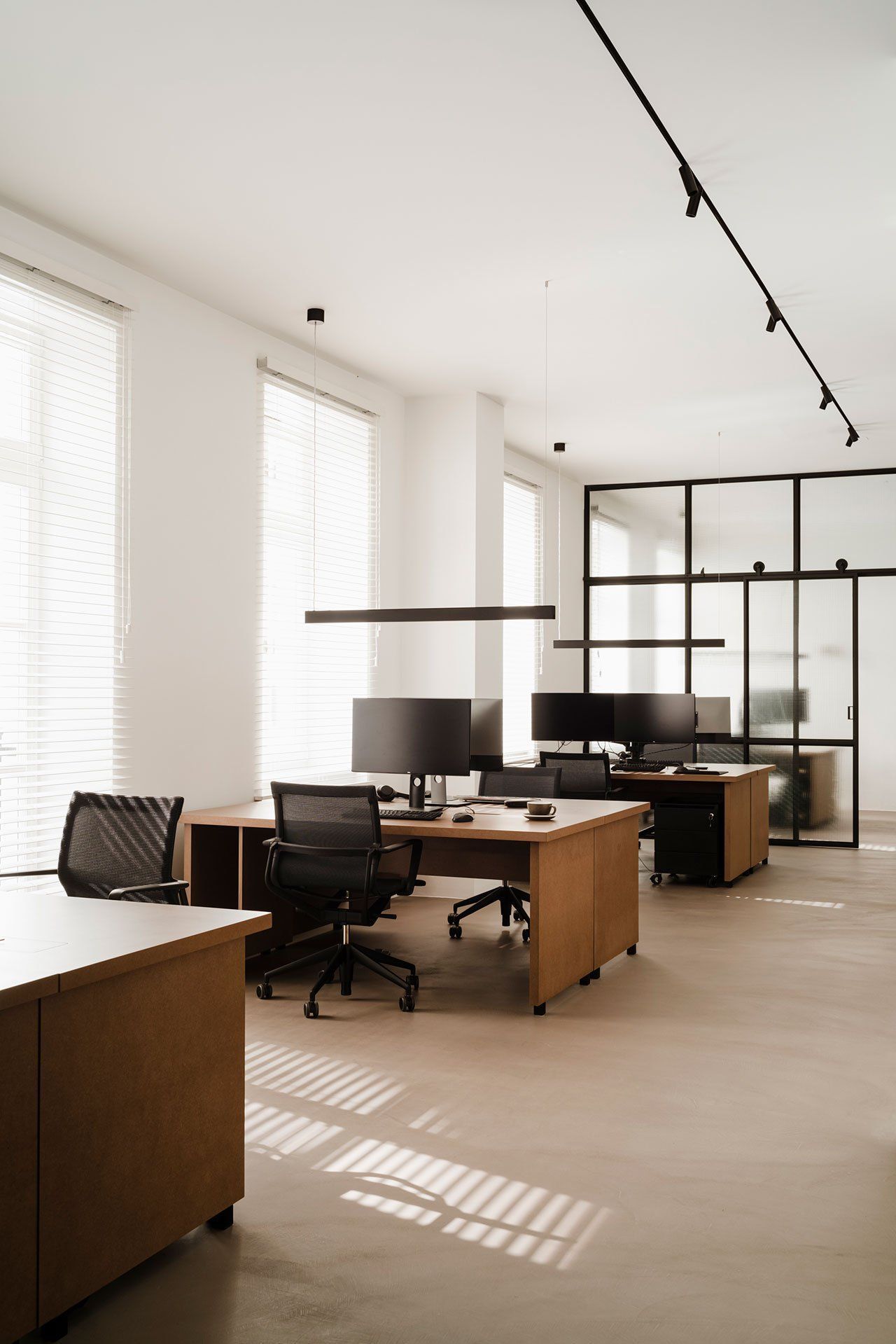 办公室|狸办公案例精选 | 波兰PZN办公室 科技与复古的完美融合