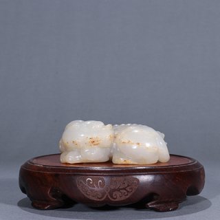 新疆维吾尔自治区|清代 新疆和田玉瑞兽雕件