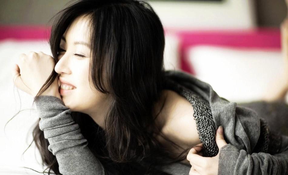 田朴珺|演员田朴珺:嫁给大亨王石,却发誓不依靠男人,那她在追求什么?