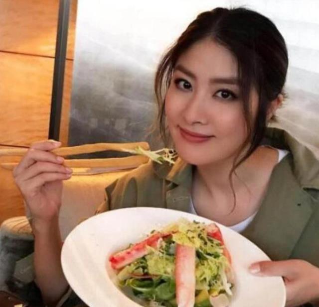 晒晒陈慧琳现在的家,特意设计小千秋,50岁被老公宠成公主