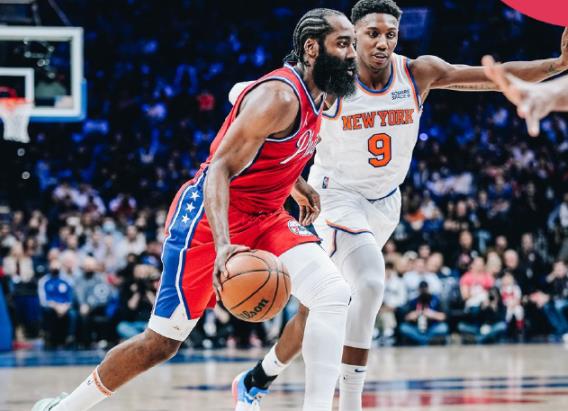 詹姆斯·哈登|NBA又一组三巨头？27分 +26分+25分 哈登恩比德不寂寞 小将成帮手
