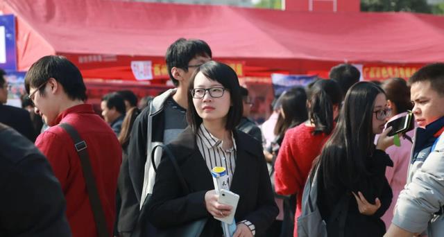 大学生|985211毕业生可直接入编，还有12万补贴？托了“人才引进”的福