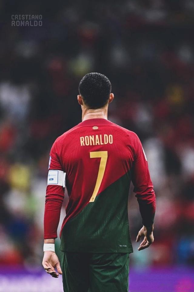 C罗|梅西率队夺冠喜封王 C罗低薪求职惨遭拒 绝代双骄喜忧两重天