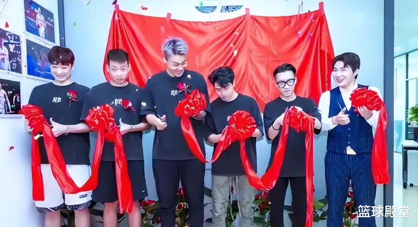 |赵睿新工作出炉!化身顶级调饮师,全程专注+细节,对自己打满分