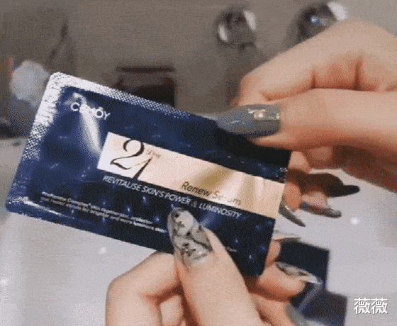 护肤 51岁却拥有21岁少女肌,韩国阿姨坚持护肤10年,每天睡前做一件事