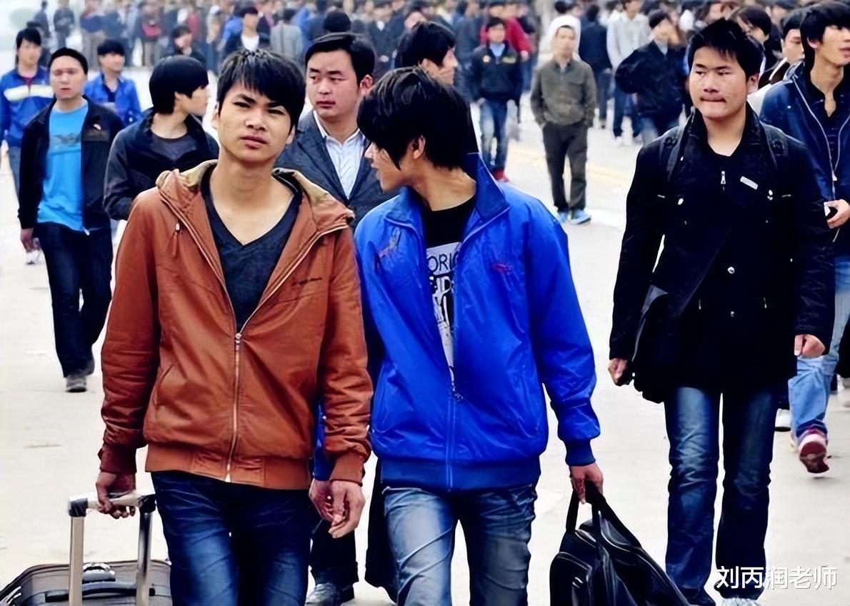 包吃包住|工资8千,还包吃包住,工厂依然招不到人,难道他们不想赚钱吗?