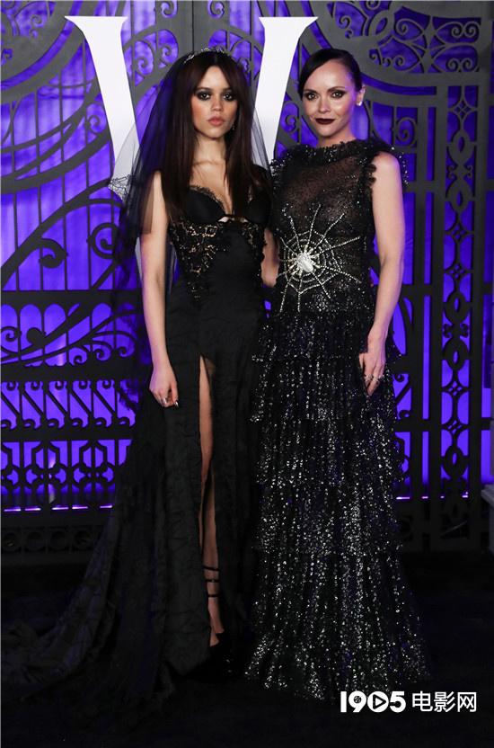 星期三|“黑色新娘”酷毙了!蒂姆·伯顿《星期三》首映礼