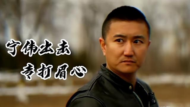 血色浪漫|《血色浪漫》演员今昔，两位演员已逝，小混蛋眼神依旧嚣张