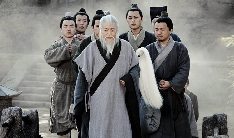 什么是“双瞳孔”?历史上8个拥有此眼睛的人,不是圣人就是帝王