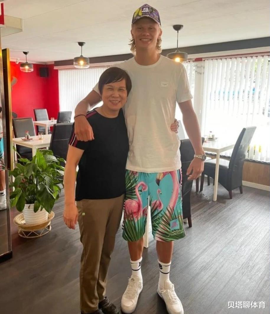 哈兰德|感谢C罗!哈兰德父亲:C罗比梅西更加职业!我儿子效仿他才能成功