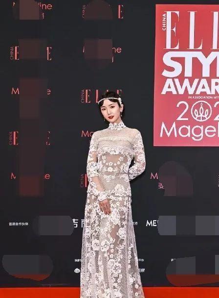 关晓彤|ELLE盛典:关晓彤精修前后差别大,唐嫣发型糟糕,秦海璐大秀身材