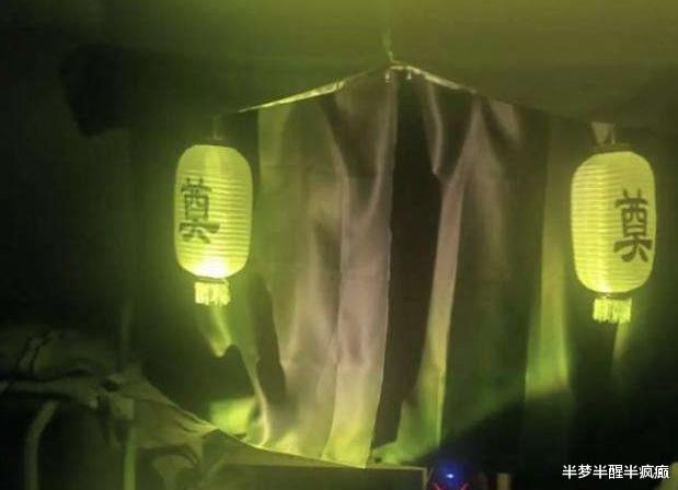 宿舍|大学生的宿舍风格接地府，与神仙宿舍形成鲜明对比，网友直呼刺激