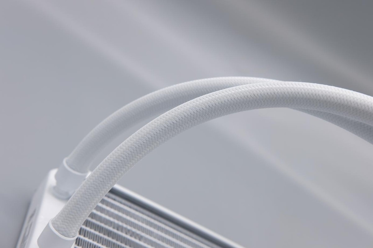 |华硕ROG吹雪360水冷上手体验,千元级最强水冷究竟如何打造?