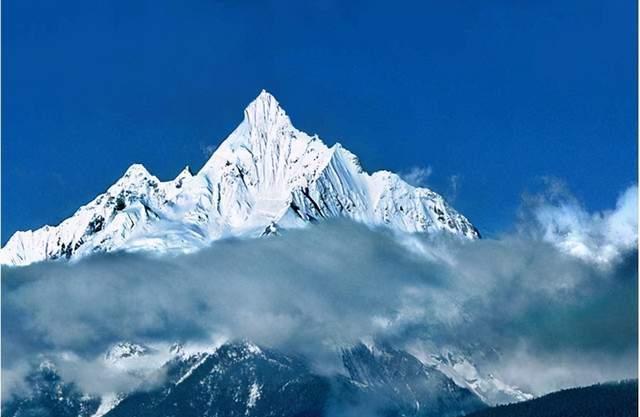 玉龙雪山|世界第一高峰早已被成功登顶，5596米的玉龙雪山为何却无人登顶