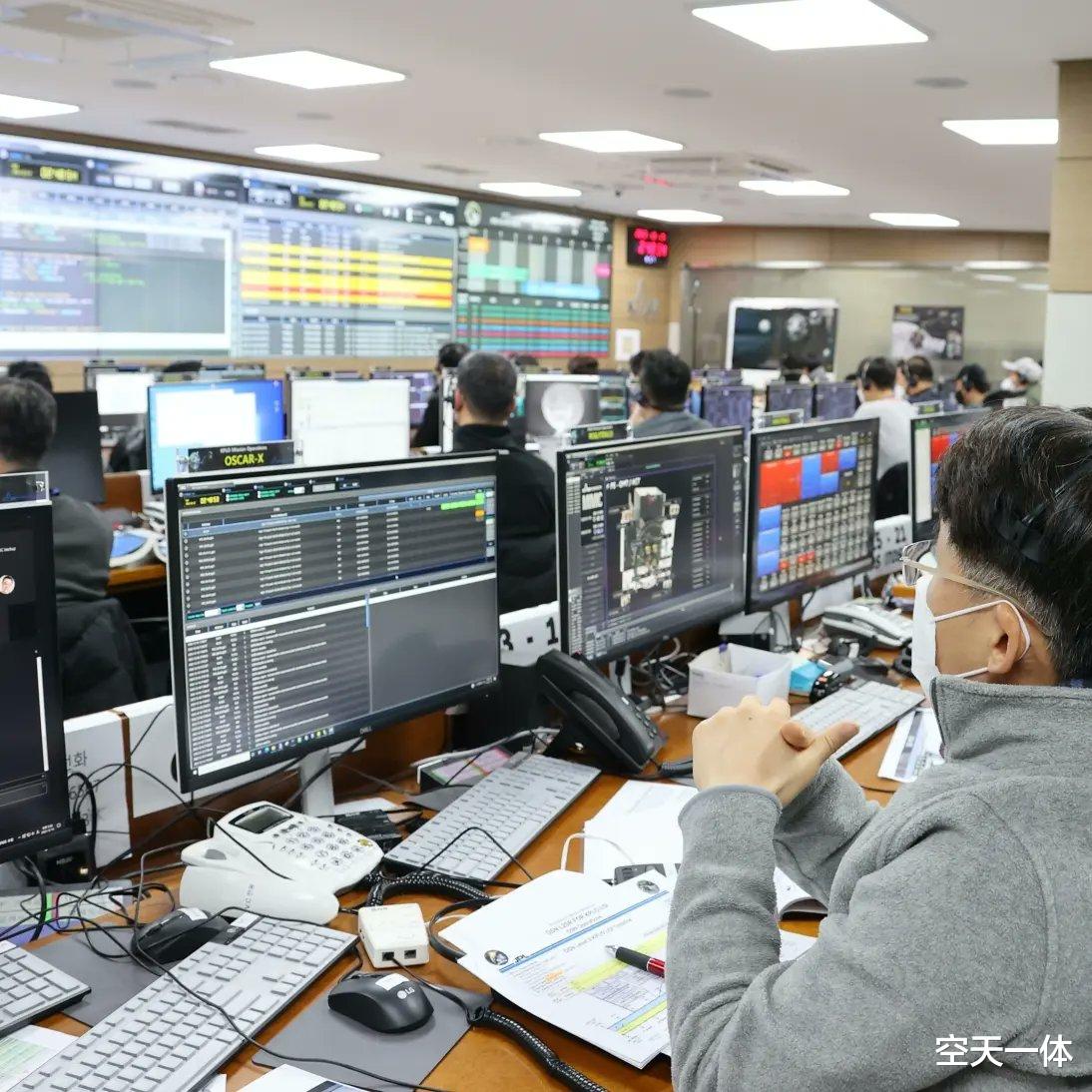“赏月”号成功进入月球轨道,韩国国内一片质疑,为何没有直播?