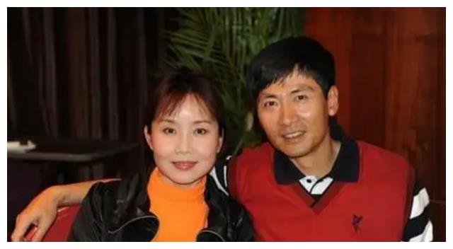 著名演员陆剑民：娶歌唱家胡月为妻，用孝心撮合离异的父母复婚
