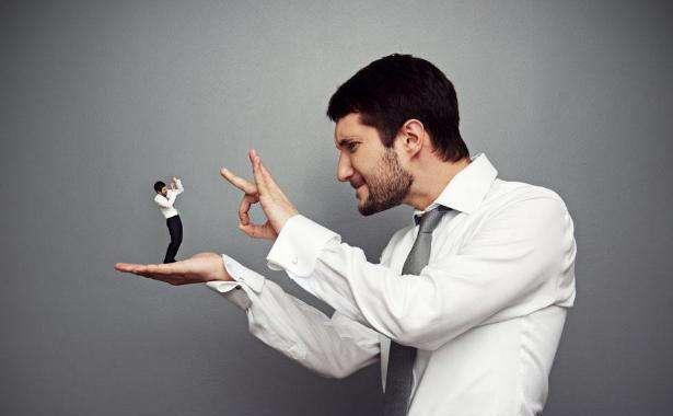 自动驾驶|什么样的领导不值得员工追随?他们大多都有3个缺点,认清真面目