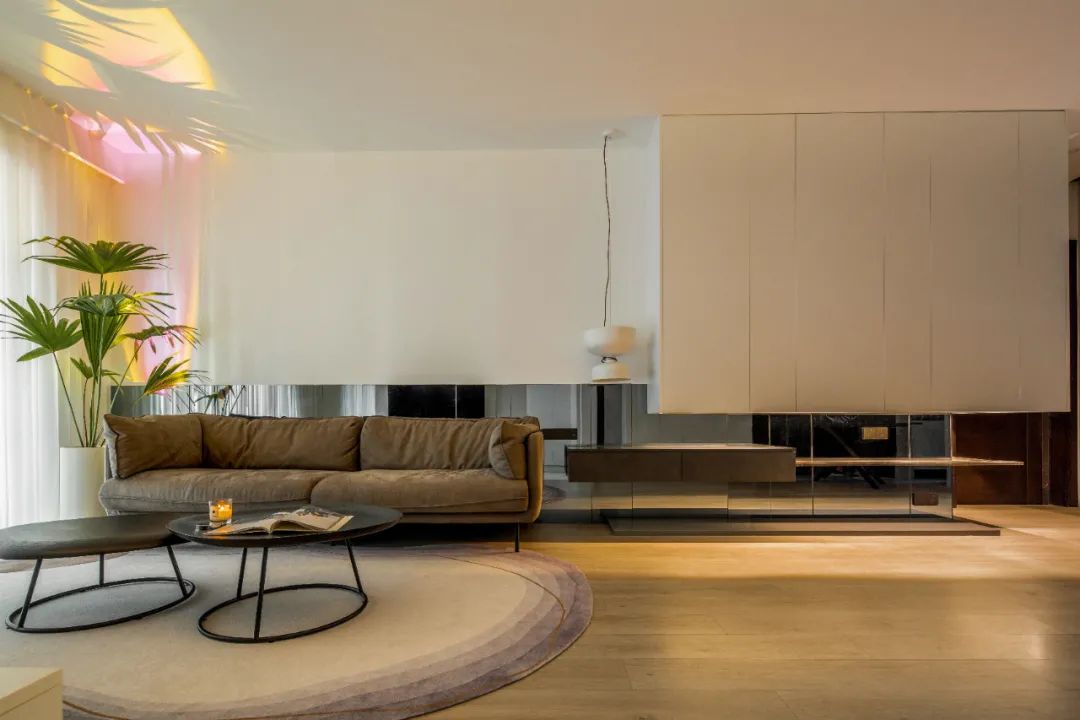 采光差的小黑屋逆袭，无主灯、软膜天花，还有…