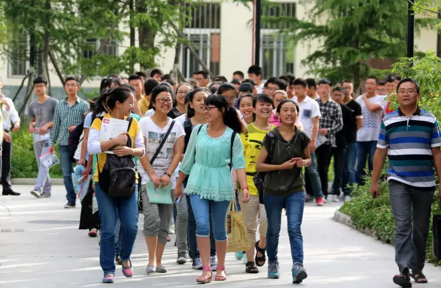 太残忍!江西一初三女生被同学骗回家中遭其割喉杀害,警方已介入