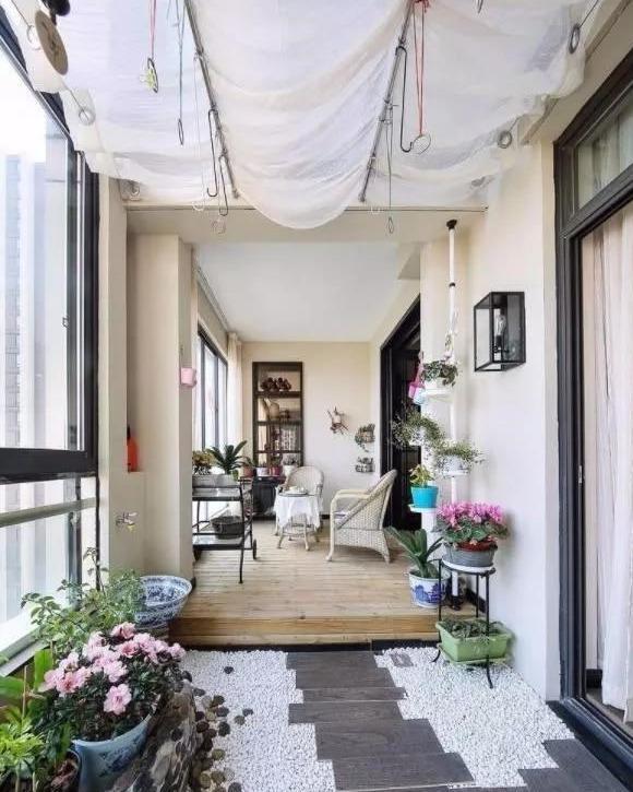 阳台只晒衣服?那是一文不值,这样改造还能多出一房,可值千金