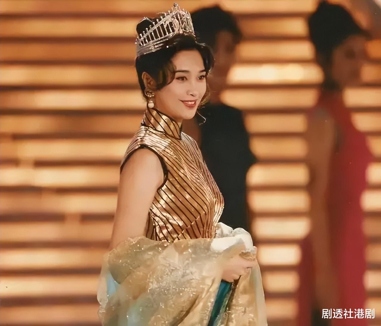 香港体育馆|香港天王级歌手时隔六年红馆开唱，老婆是港姐冠军，依然恩爱如初