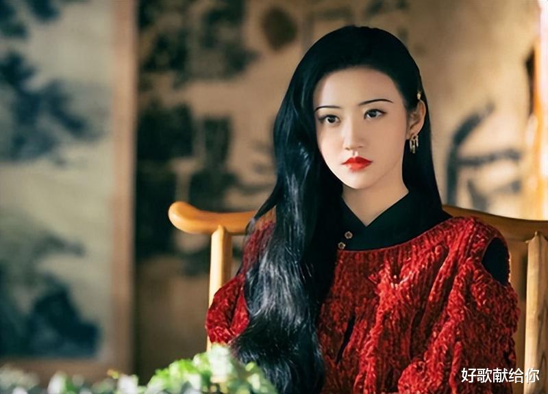 明星素颜|敢于公开“素颜”的女星,有人彻底沦为路人,有人依旧光彩照人