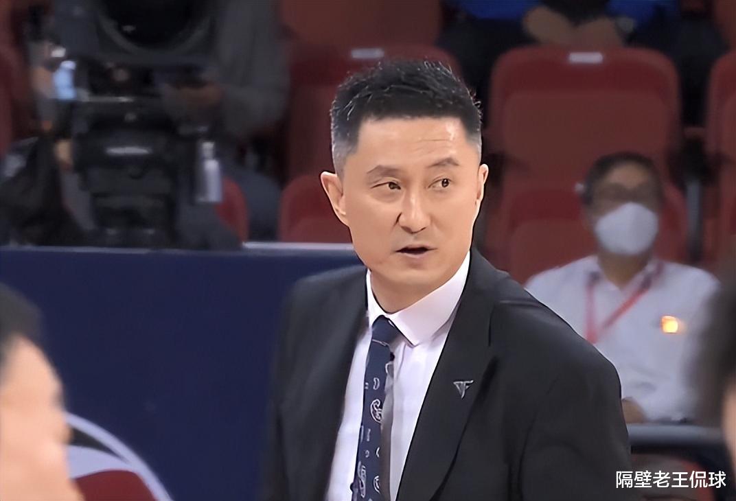广东男篮|隔扣+技犯！浙粤二番对决精彩，广东7人轮转孤注一掷，杜锋有话说