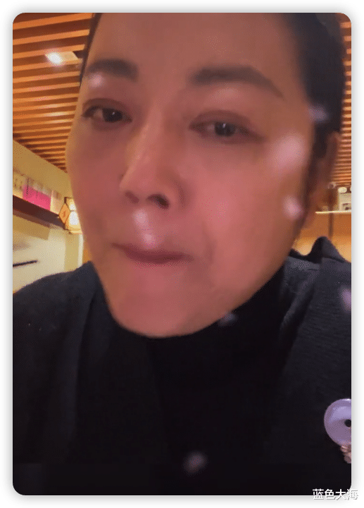 王茜华|51岁王茜华被疑离婚，称一个人也很安逸引猜测，黑眼圈太重显憔悴