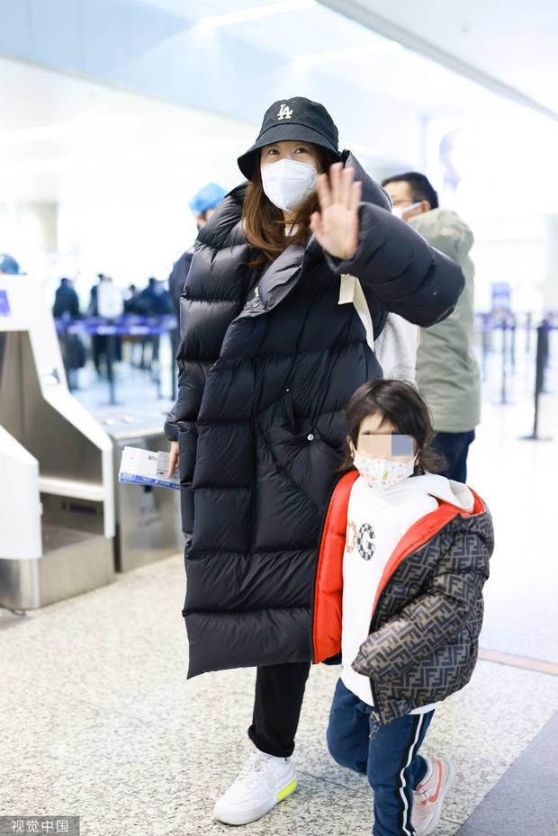 毛俊杰|毛俊杰罕见带女儿现身 分享近日行程称准备去滑雪