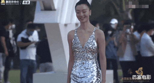 佟丽娅|海南电影节红毯:佟丽娅又美了,王宝强变好黑,李晨肿到认不出