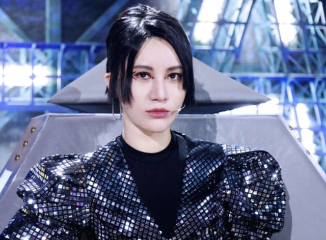 尚雯婕|40岁尚雯婕晒敷面膜自拍照,肤白貌美显年轻,与过去相比判若两人