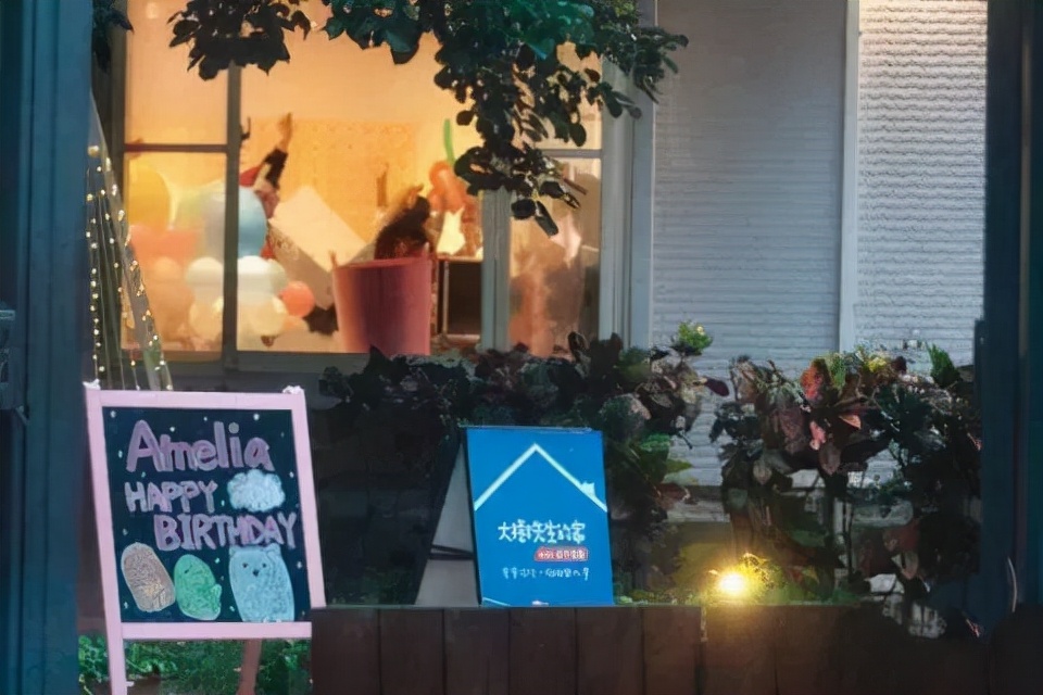 霍建华|林心如女儿生日排场大！戴发箍美成小公主，霍建华笑得比结婚开心