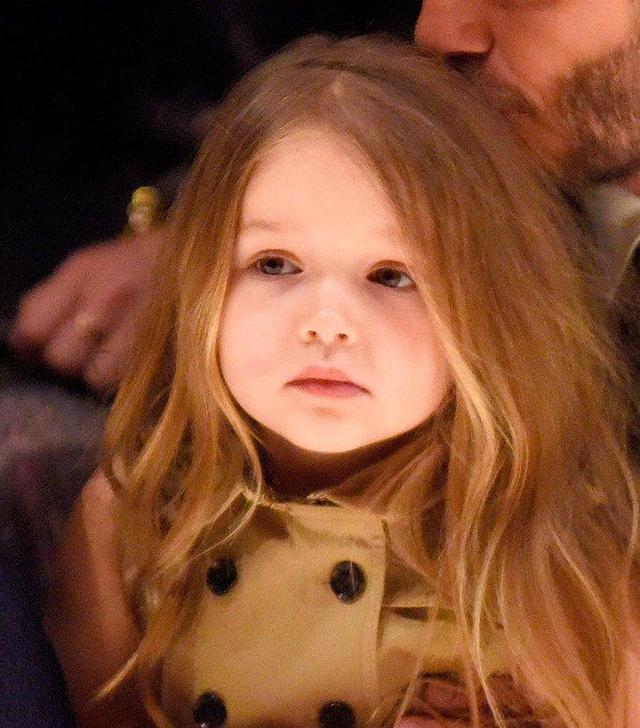 哈珀·贝克汉姆|贝克汉姆11岁女儿大变样，近照相貌成熟，1米6身材壮硕