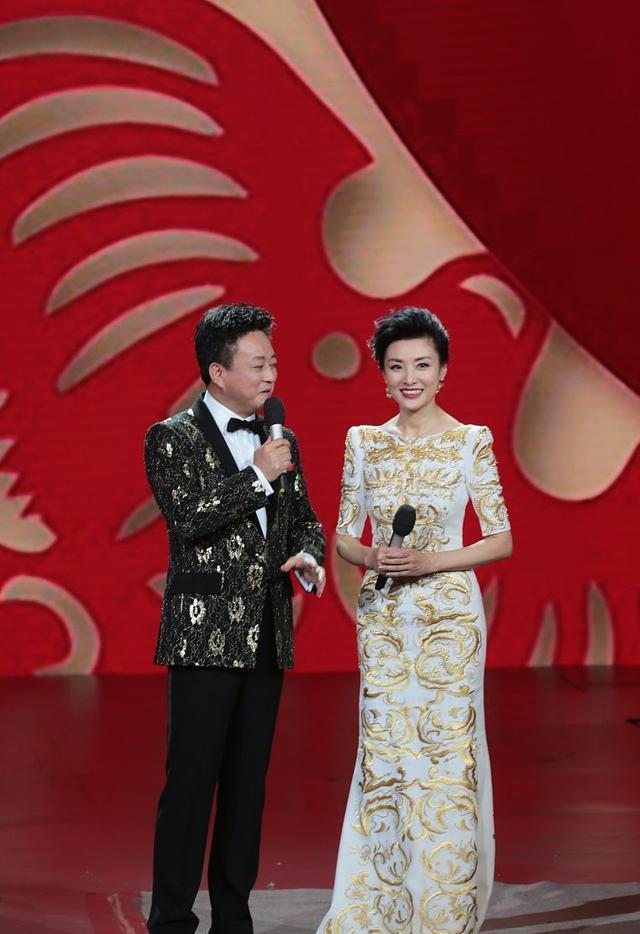 山东卫视春晚|山东卫视春晚来势汹汹，郭德纲、于谦说相声，周涛主持阵容挑大梁