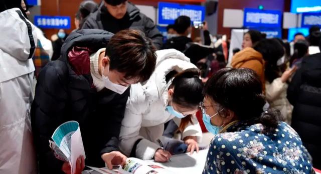 求职|北大硕士求职被拒，原因很真实，或将印证了金本银硕铜博的鄙视链