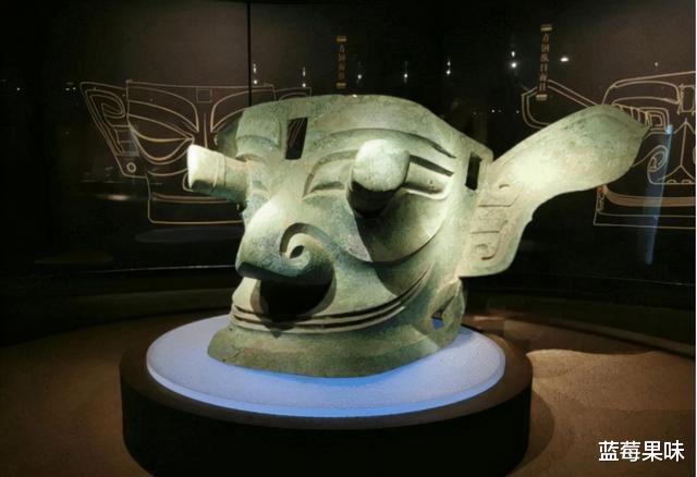 三星堆是“穿越者”留下的?3000年后才出现的颜料,咋出现在这里