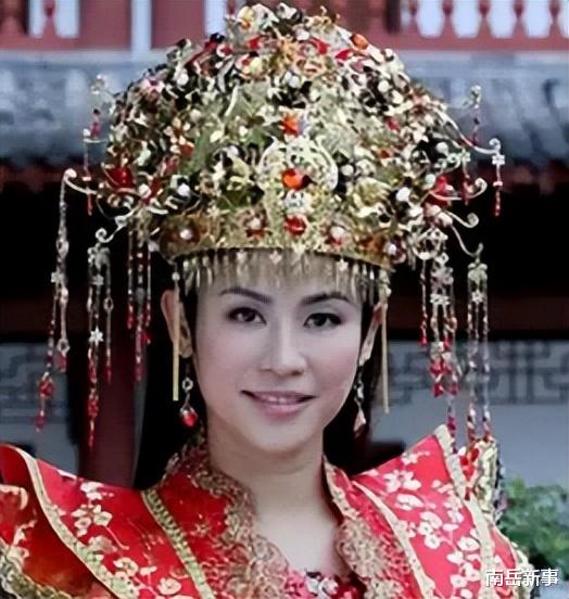 各有千秋|出场前吹绝世美人，露脸后大失所望！这10位女星被嘲辣眼睛