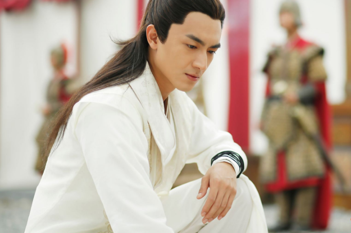 谭松韵|32集《请叫我总监》被传将播,4位实力派压轴,谭松韵抽到王炸