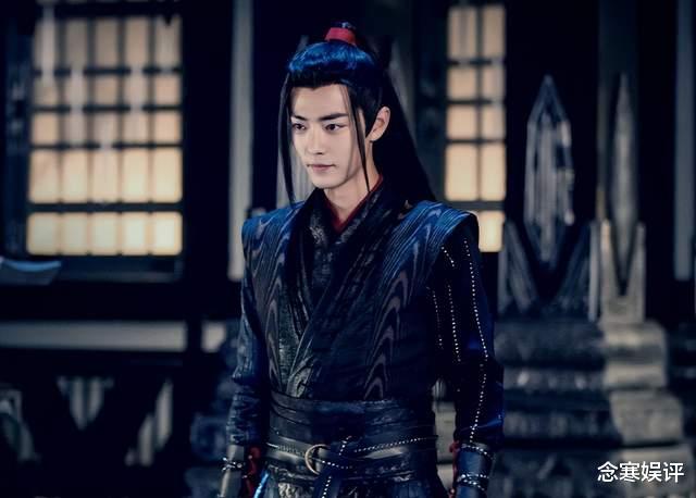 肖战|肖战坐经济舱去拍戏，围巾戴了6年舍不得换，勤俭节约是个好榜样