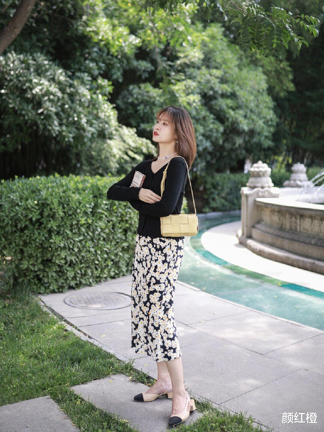 气质女人夏天多穿这4款裙子，甜美温柔又不挑身材，谁穿都美