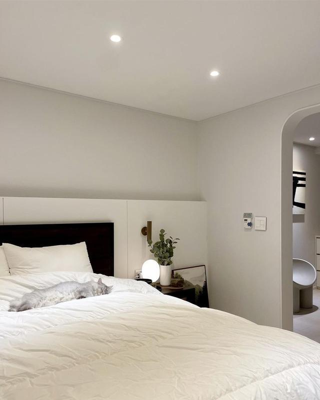 电视墙做书柜，客厅变亲子区，156这么一改，一家三口住更自在！