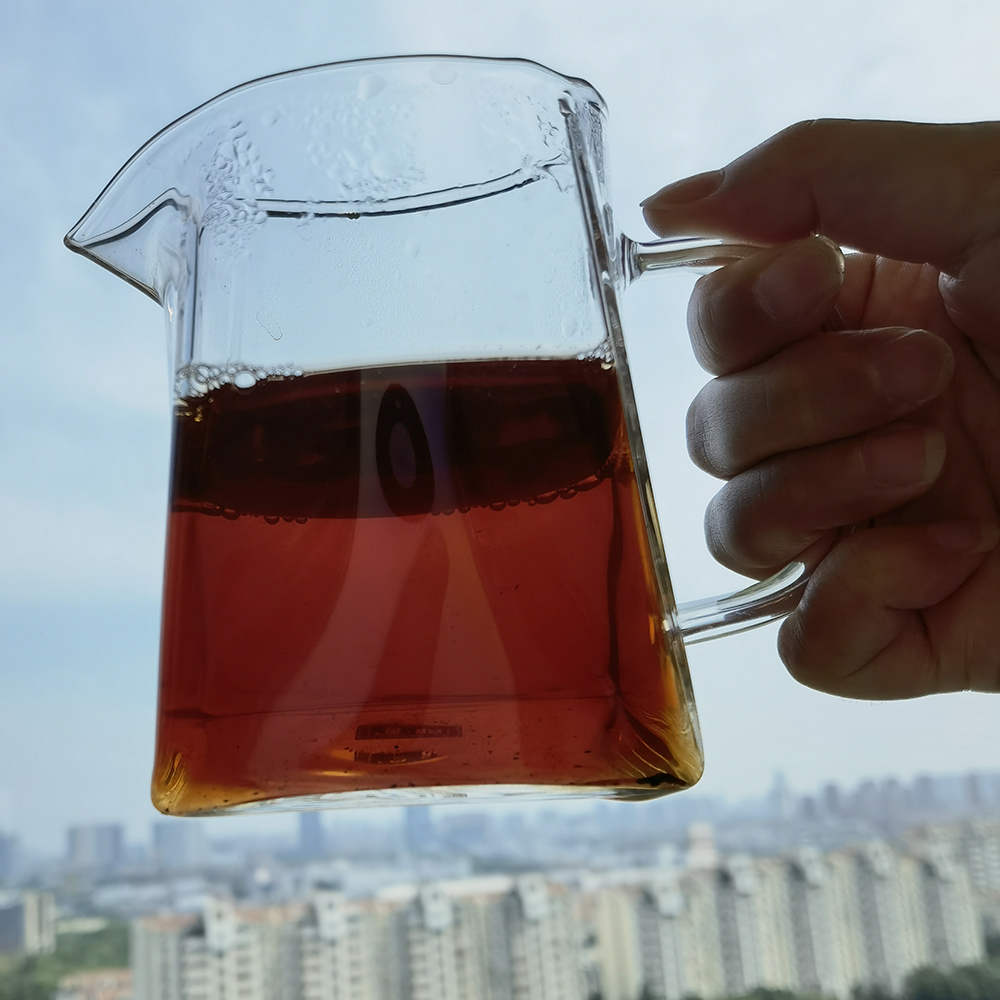 普洱|炎热的夏天，究竟喝普洱生茶好还是普洱熟茶好，有没有什么讲究？