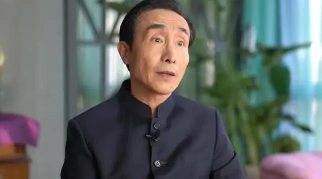 男足|百万网红“内涵”男足,自称“男足道歉部部长”,网友:多损啊