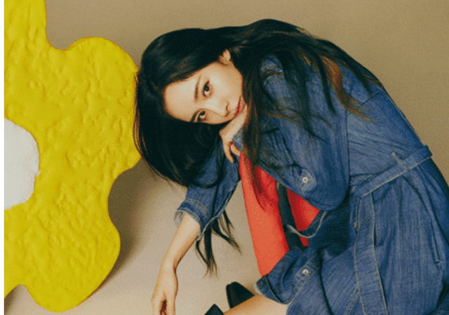 美颜|杨幂拍摄时尚杂志封面曝光,照片风格十分瞩目,一双长腿更是吸睛