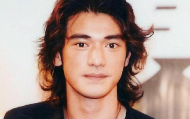 金城武|48岁金城武近况曝光，身材依旧面部松垮，男神颜值大不如前